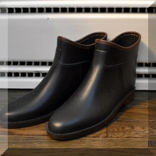 H19. Dafur by Naot ankle boots. Size 38. - $48